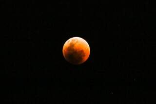 Registro da Lua de Sangue vista de Dourados. (Foto: Franz Mendes)