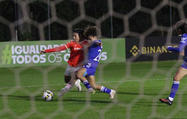 Internacional e Cruzeiro empatam em 1 a 1 no Brasileiro Feminino