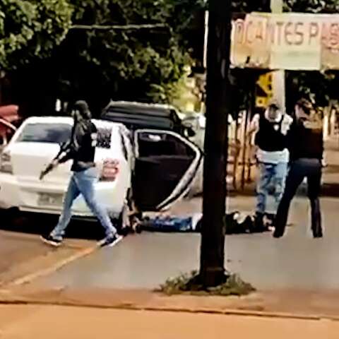Ladrões invadem joalheria e são parados a tiros durante perseguição policial 