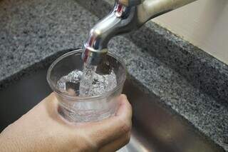 Vereador defende que consumidor deve escolher se paga ou não por água. (Foto: Marcos Santos/USP Imagens) 
