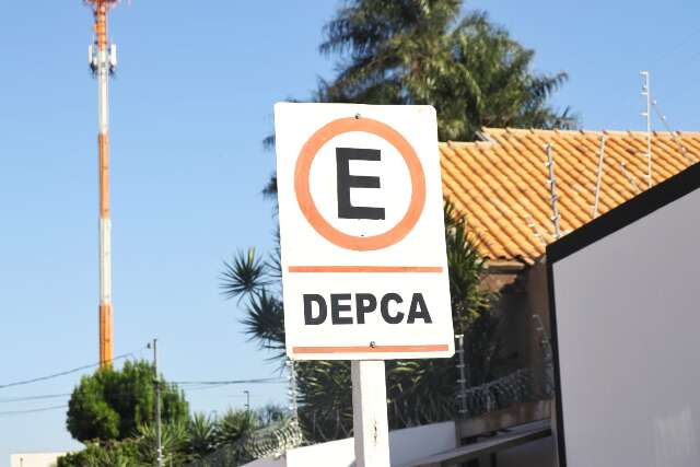  &ldquo;Jamais&rdquo;, disse professora sobre abusar de alunos