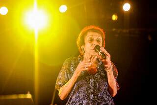 Delinha se dedicou mais de 8 décadas à música. Sorriso de Delinha ao ser ver nas telas do cinema. (Foto: Arquivo Campo Grande News / Fernando Antunes)
