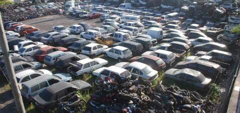 Justiça autoriza remoção e leilão de quase 4 mil veículos apreendidos