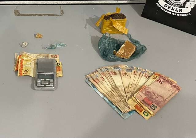 Dono de hotel &eacute; preso com comparsas, dinheiro e drogas no Centro da Capital 