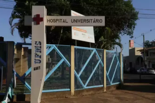 Fachada do Hospital Universitário em Campo Grande. (Foto: Arquivo/Campo Grande News)