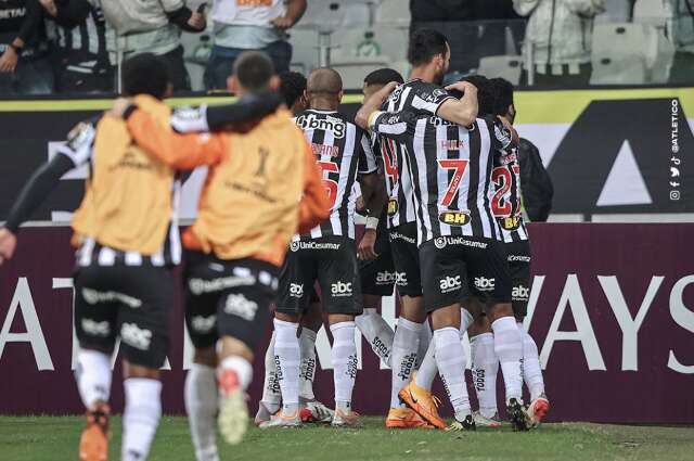 Com Hulk artilheiro, Atl&eacute;tico-MG vence e se classifica na Libertadores