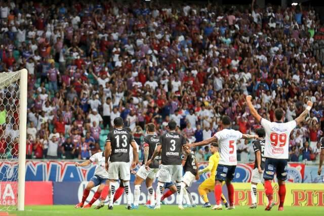 Bahia vence a Ponte Preta por 1 a 0 e assume a lideran&ccedil;a da S&eacute;rie B