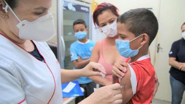 Fim de semana tem plant&atilde;o de vacina&ccedil;&atilde;o contra gripe, sarampo e covid-19