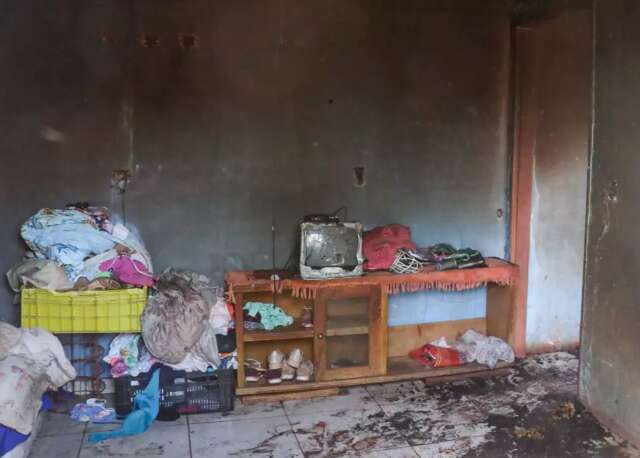 Ao brincar de cantar parab&eacute;ns, crian&ccedil;a acende isqueiro e coloca fogo em casa 