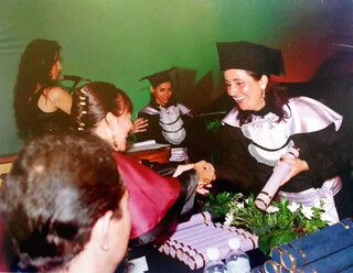 Sandra Rosa Lucas de Souza durante sua formatura na graduação de Letras. (Foto: Arquivo Pessoal)