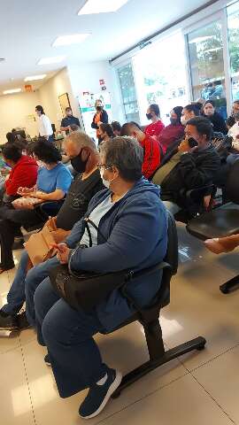 Pacientes reclamam de espera de mais de tr&ecirc;s horas em Pronto Socorro particular