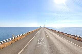 Acidente aconteceu no trecho da rodovia que fica sobre a ponte que divide MS e SP. (Foto: Divulgação/Google Maps)