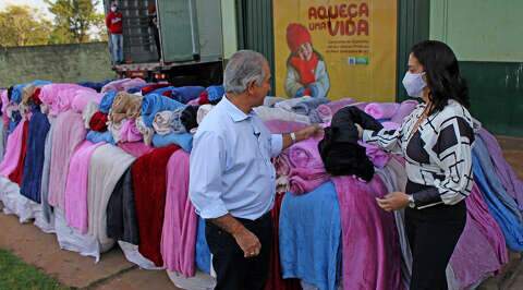 Governo inicia distribuição de 80 mil cobertores para população carente