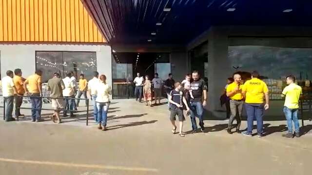In&iacute;cio de fogo em loja da Presidente Vargas assusta clientes