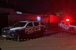 Viaturas na Rua Aicás, onde Sidnei foi baleado nesta terça-feira. (Foto: Polícia Militar)