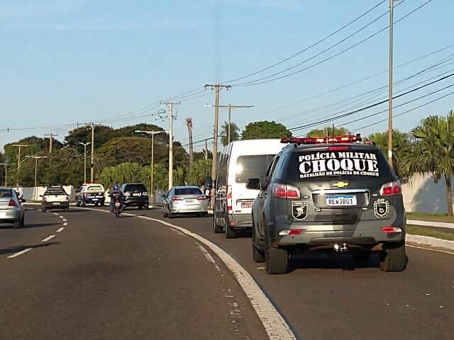 Ministros brasileiros desembarcam em MS ao lado de parlamentares estrangeiros