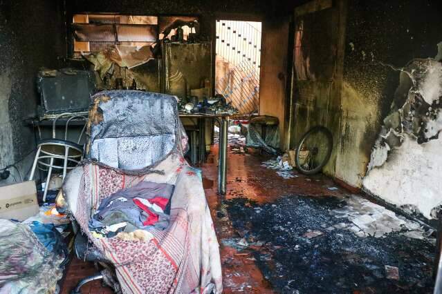 Homem tem quarto incendiado depois de separar briga de pai e filha em hotel