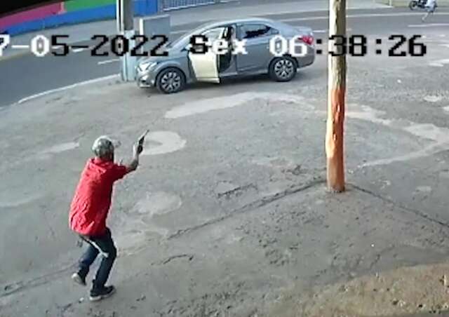 V&iacute;deo mostra empres&aacute;rio sendo executado a tiros na Avenida das Bandeiras
