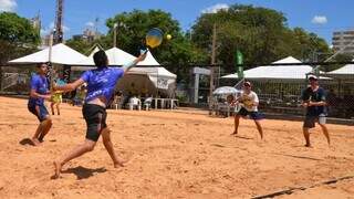 Beach tênnis está entre as modalidades de competição dos Jogos Abertos. (Foto: Divulgação/Funesp)