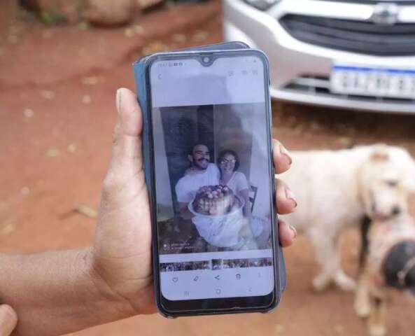 Atingido por bala perdida, Adriano morreu antes de realizar o sonho do casamento