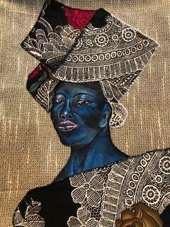 Musa azul com turbante faz parte de coleção em fase de criação. (Foto: Jéssica Fernandes)