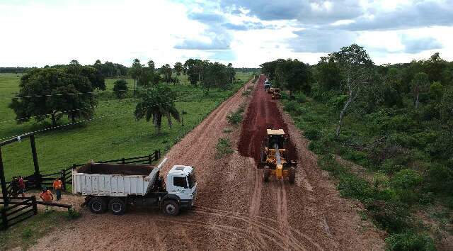 Governo assina contrato de R$ 30,6 milh&otilde;es para cascalhamento da MS-228