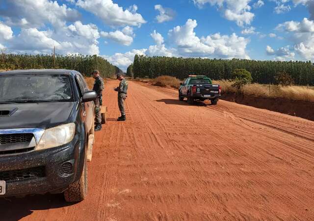 Voltando do Paraguai, borracheiro &eacute; preso com 200 muni&ccedil;&otilde;es em caminhonete 