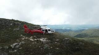 Aeronave levando equipamentos para instalação na Serra do Amolar. (Foto: IHP)