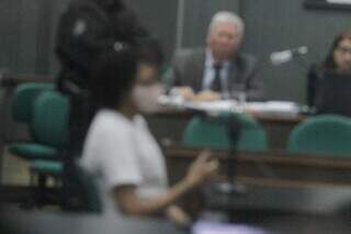 Clarice Silvestre de Azevedo, de 45 anos, durante a seção do Jurí na manhã de hoje (2) (Foto: Marcos Maluf)