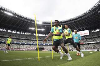 Vinicius Junior, Éder Militão e Neymar durante treino da seleção. (Foto: CBF)