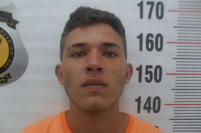 Jovem &eacute; morto com 3 tiros em tabacaria da Capital 