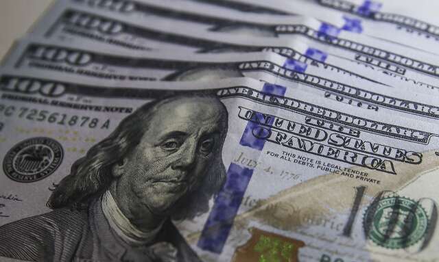 D&oacute;lar aproxima-se de R$ 4,80, apesar de bom humor externo