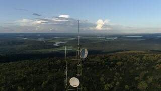 Câmeras ficam instaladas no topo de torres de comunicação. (Foto: Divulgação | IHP)