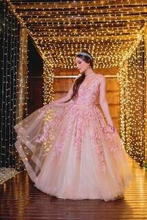 Com peças luxuosas, bazar tem o vestido ideal para você. (Foto: Arquivo pessoal)