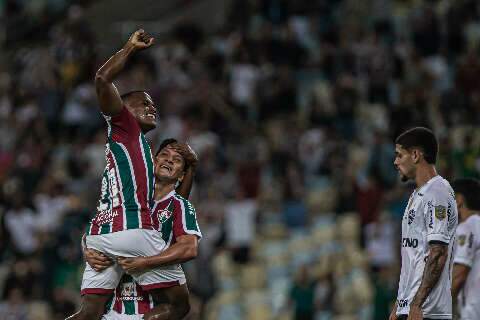 Em partida com oito gols, Fluminense supera o Atlético-MG no Maracanã