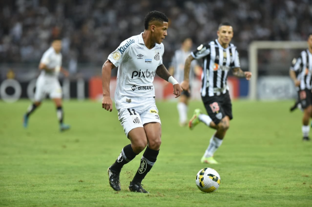 No Mineir&atilde;o, Santos e Atl&eacute;tico Mineiro ficam no empate em 1 a 1