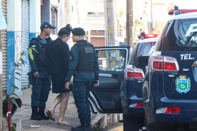 Por invadir &aacute;rea proibida, &ldquo;loira golpista&rdquo; volta para a cadeia 