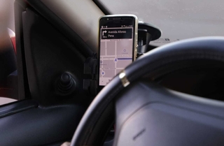 Entre as dicas de segurança para utilizar transporte por aplicativo está a confirmação do veículo e motorista. (Foto; Kisie Ainoã)