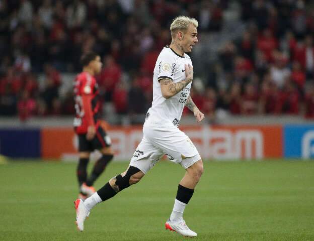  Corinthians sai na frente, mas Athl&eacute;tico Paranaense alcan&ccedil;a empate de 1 a 1