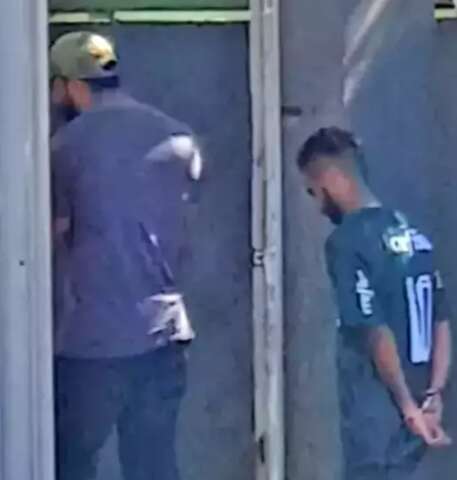 Preso homem que esfaqueou motorista de aplicativo e dizia &quot;ouvir vozes&quot; 