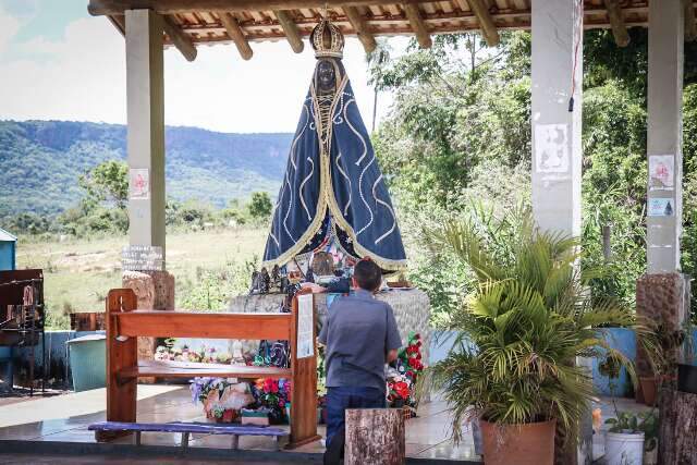 Mantos de Nossa Senhora foram furtados por rapaz que sentia frio