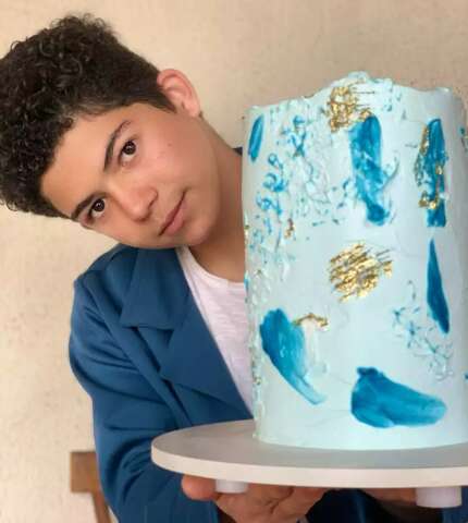 Aos 14 anos, Guilherme quer ganhar o mundo fazendo bolos