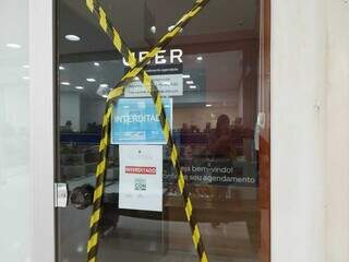 Escritório da Uber continua interdidato no Pátio Central, em Campo Grande. (Foto: Kísie Ainoã)