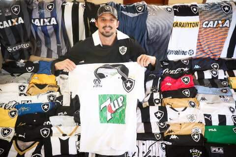 Em “competição” por amor ao time, Pedro se orgulha das 110 camisetas