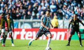 Diego Souza bate pênalti para fazer 2 a 0 (Foto: Divulgação)