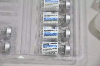 Frascos do imunizante da Janssen (Foto: Arquivo/Campo Grande News)