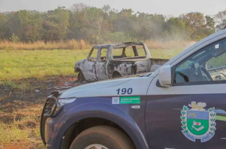 Polícia Militar no local onde o corpo e a caminhote da vítima foram encontrados (Foto: arquivo / Campo Grande News)