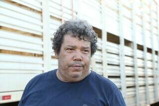 Eletricista Edilson dos Santos é um dos motoristas que reclama das condições da BR. (Foto: Kísie Ainoã)
