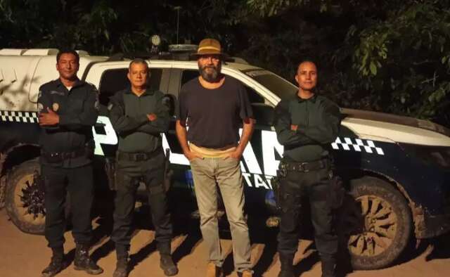 Almir Sater cai em &quot;blitz&quot; para alegria de policiais f&atilde;s de Pantanal