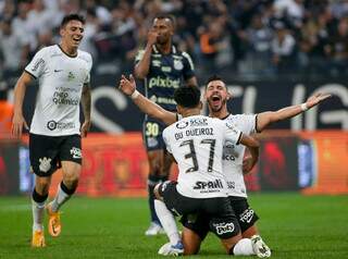 Giuliano marcou duas vezes na noite. (Foto: Rodrigo Coca/ Agência Corinthians) 